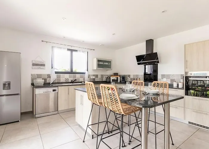 Des Rives Du Tarn Avec Jacuzzi בית נופש Montans