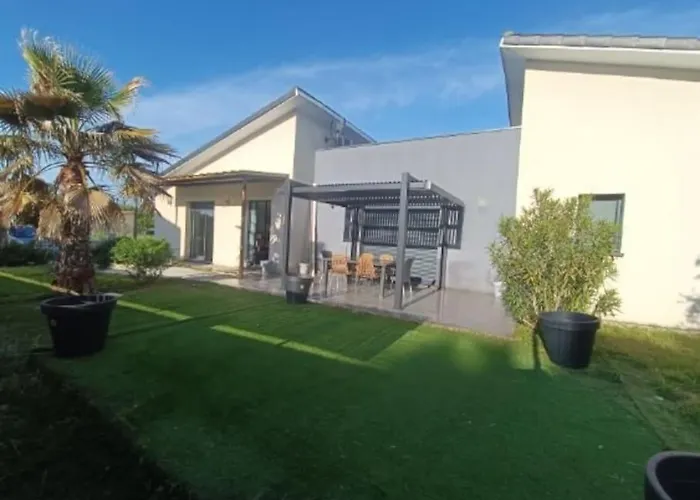 Des Rives Du Tarn Avec Jacuzzi בית נופש Montans