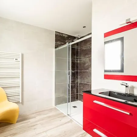 Des Rives Du Tarn Avec Jacuzzi Holiday home Montans